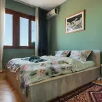 Appartement Art-ament, A Unique Flat *