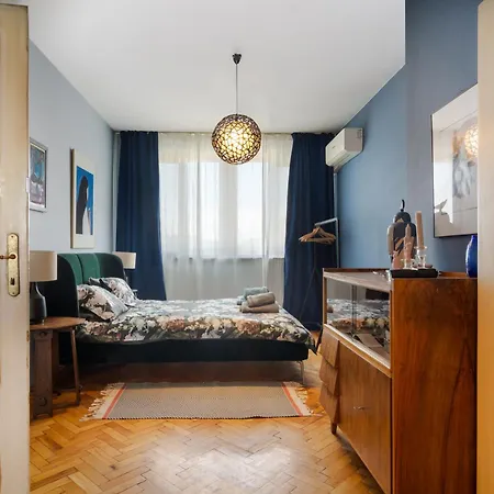 Art-ament, A Unique Flat דירה סופיה