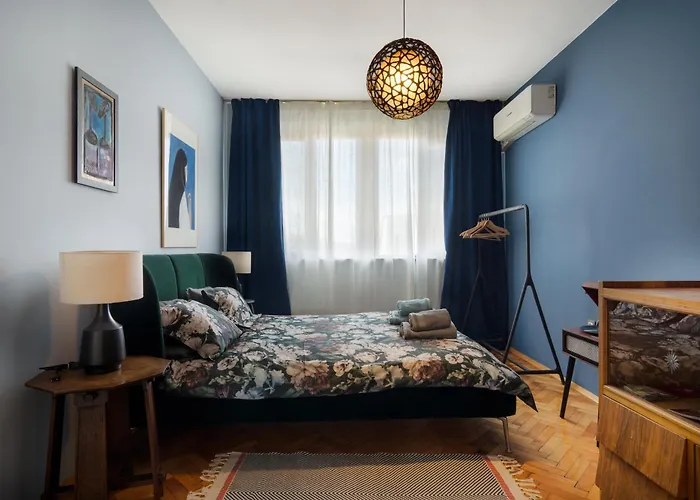 Art-ament, A Unique Flat Daire